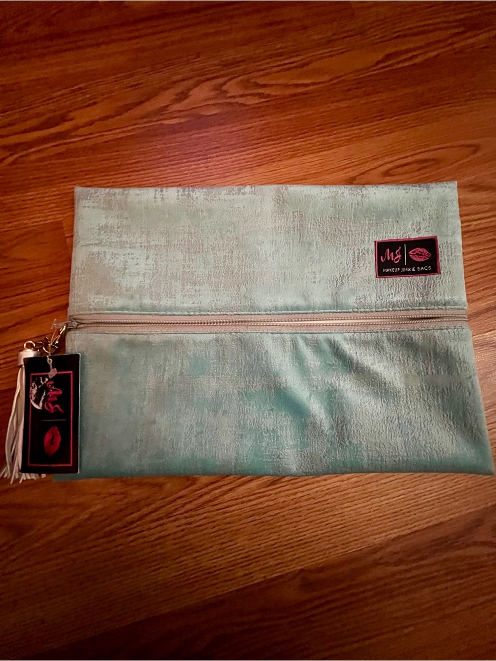 Makeup Junkie Bags Mint Metallic Foldover Clutch—NWT!